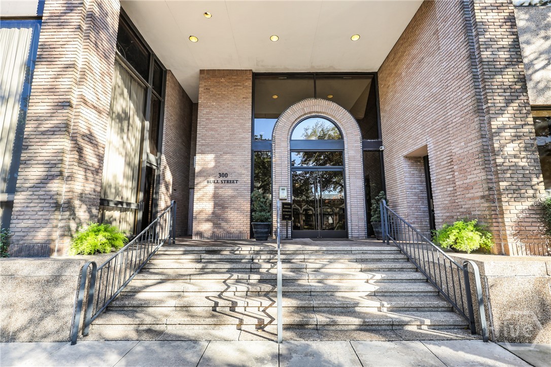 Savannah, Georgia 31401, United States, 1 Bedroom Bedrooms, ,2 BathroomsBathrooms,Residential,Active,255408