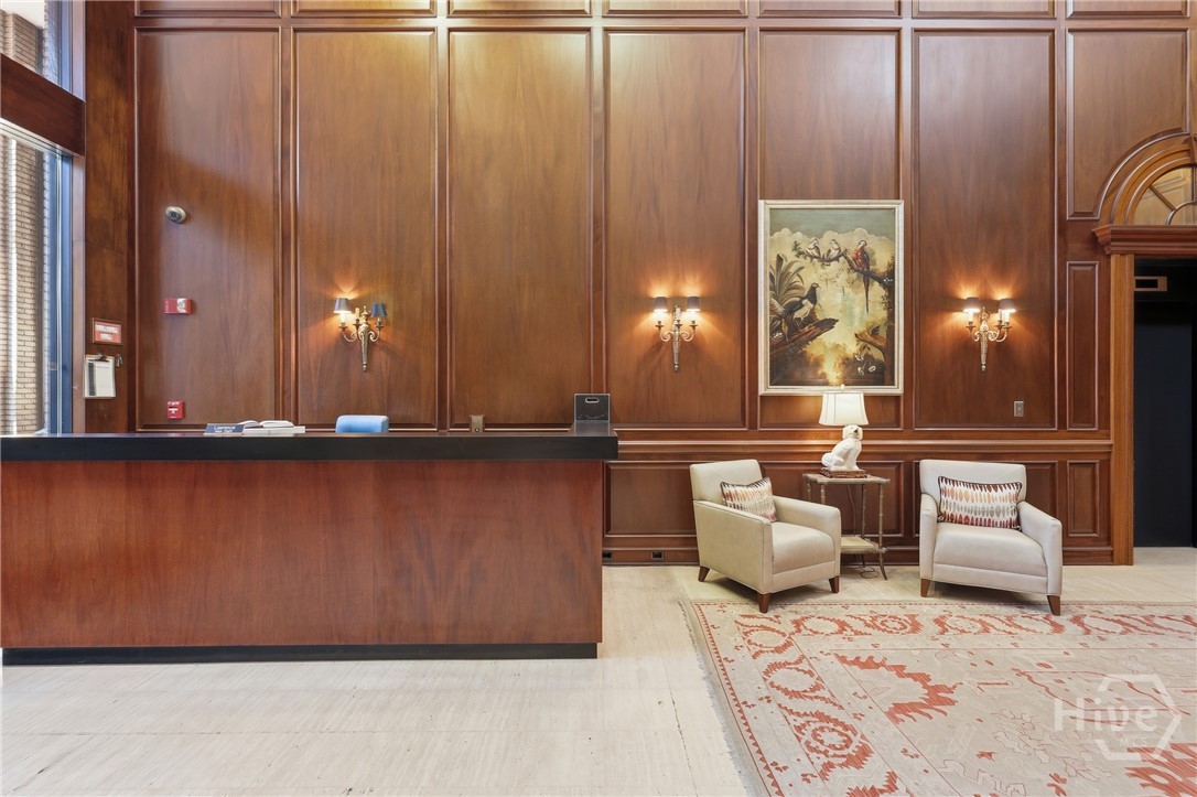 Savannah, Georgia 31401, United States, 1 Bedroom Bedrooms, ,2 BathroomsBathrooms,Residential,Active,255408