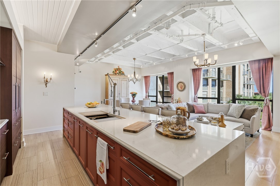 Savannah, Georgia 31401, United States, 1 Bedroom Bedrooms, ,2 BathroomsBathrooms,Residential,Active,255408