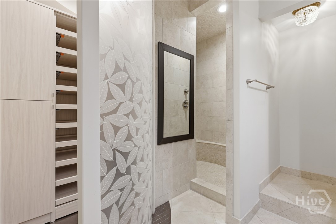 Savannah, Georgia 31401, United States, 1 Bedroom Bedrooms, ,2 BathroomsBathrooms,Residential,Active,255408