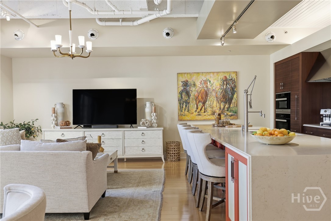 Savannah, Georgia 31401, United States, 1 Bedroom Bedrooms, ,2 BathroomsBathrooms,Residential,Active,255408