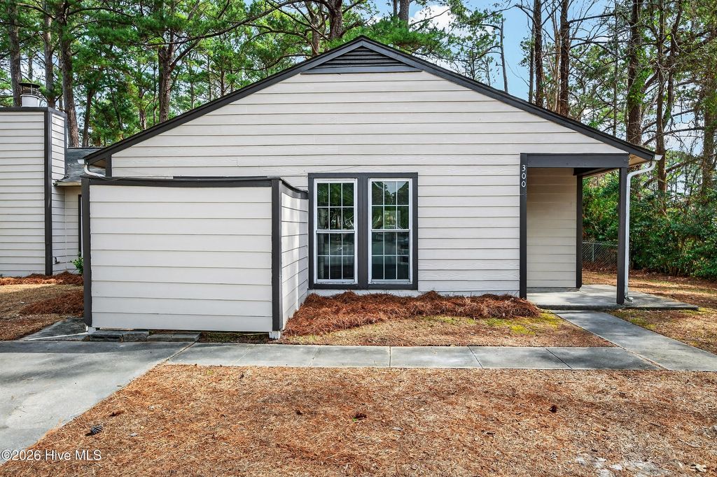 Photo of 302 Pine Valley Road, Jacksonville, NC 28546 (MLS # 100555829)