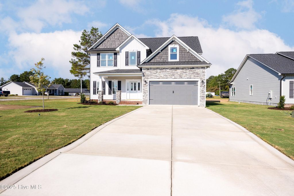 Photo of 101 Sunny Acres Lane, Clinton, NC 28328 (MLS # 100530007)