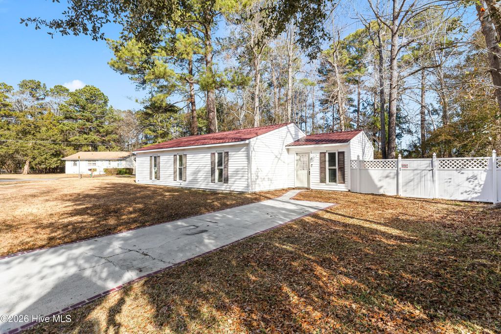 Photo of 329 Lakewood Drive, Jacksonville, NC 28546 (MLS # 100550211)