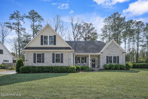 Photo of 376 Crown Pointe Drive, Hampstead, NC 28443 (MLS # 100550932)
