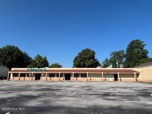 109 Henderson Drive 109-115