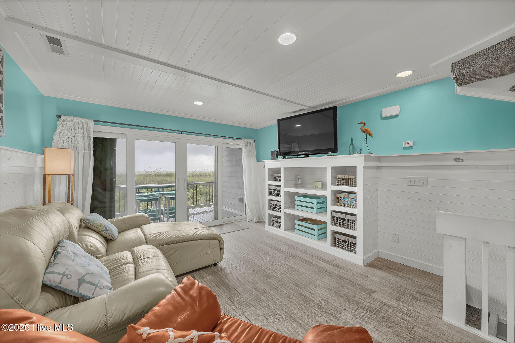 811 Carolina Beach Avenue S