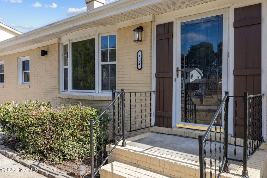 Photo of 504 Oakwood Avenue, Jacksonville, NC 28546 (MLS # 100544874)