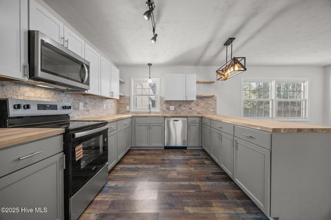 Tiny photo for 504 Oakwood Avenue, Jacksonville, NC 28546 (MLS # 100544874)