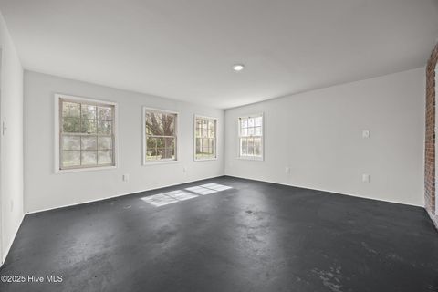 Tiny photo for 504 Oakwood Avenue, Jacksonville, NC 28546 (MLS # 100544874)