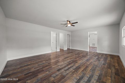 Tiny photo for 504 Oakwood Avenue, Jacksonville, NC 28546 (MLS # 100544874)