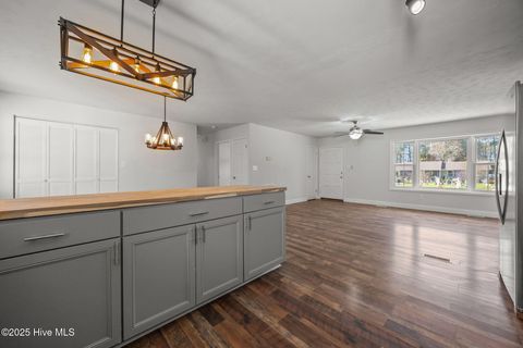 Tiny photo for 504 Oakwood Avenue, Jacksonville, NC 28546 (MLS # 100544874)