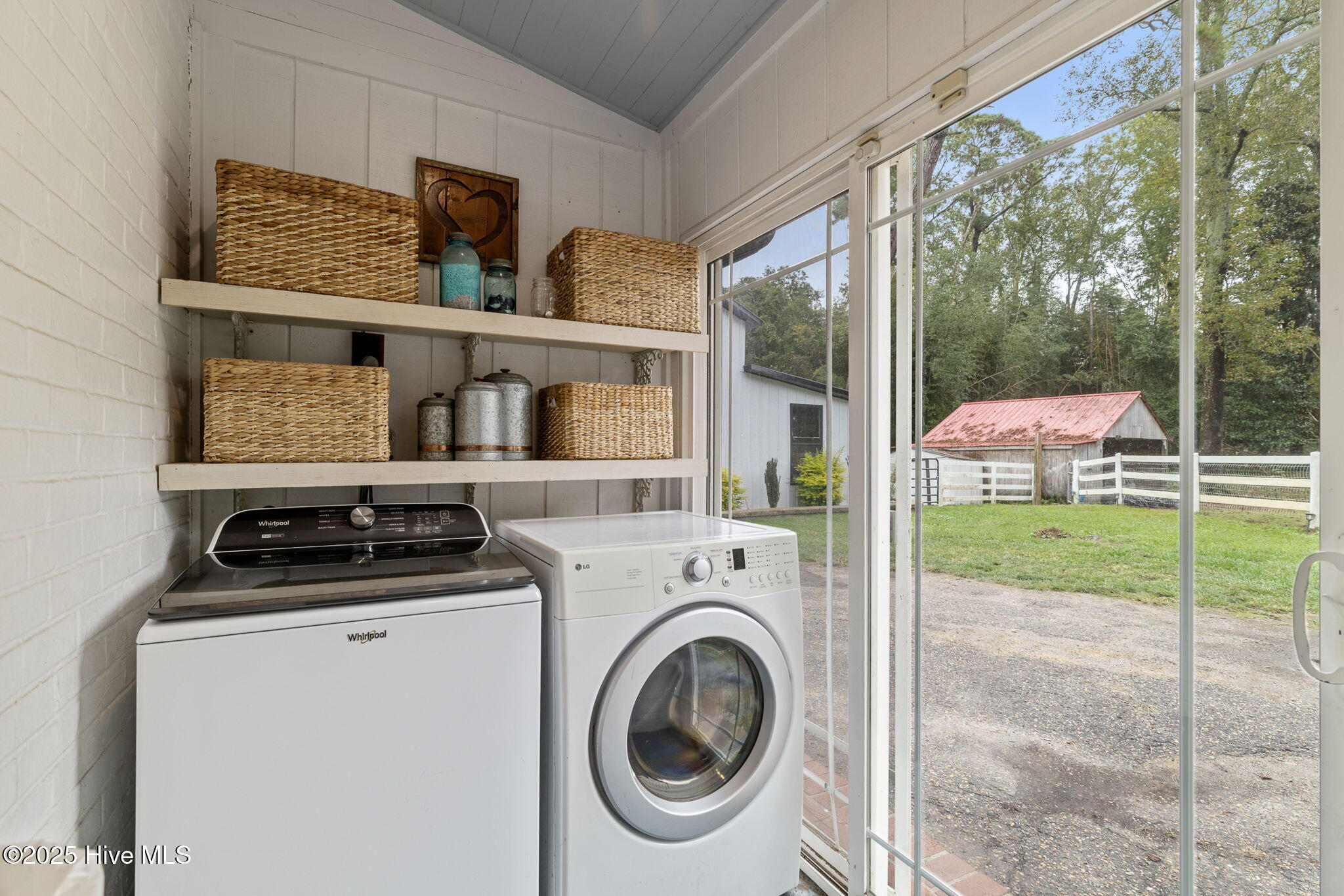 Wilmington, North Carolina 28401, United States, 3 Bedrooms Bedrooms, ,3 BathroomsBathrooms,Residential,Active,255985