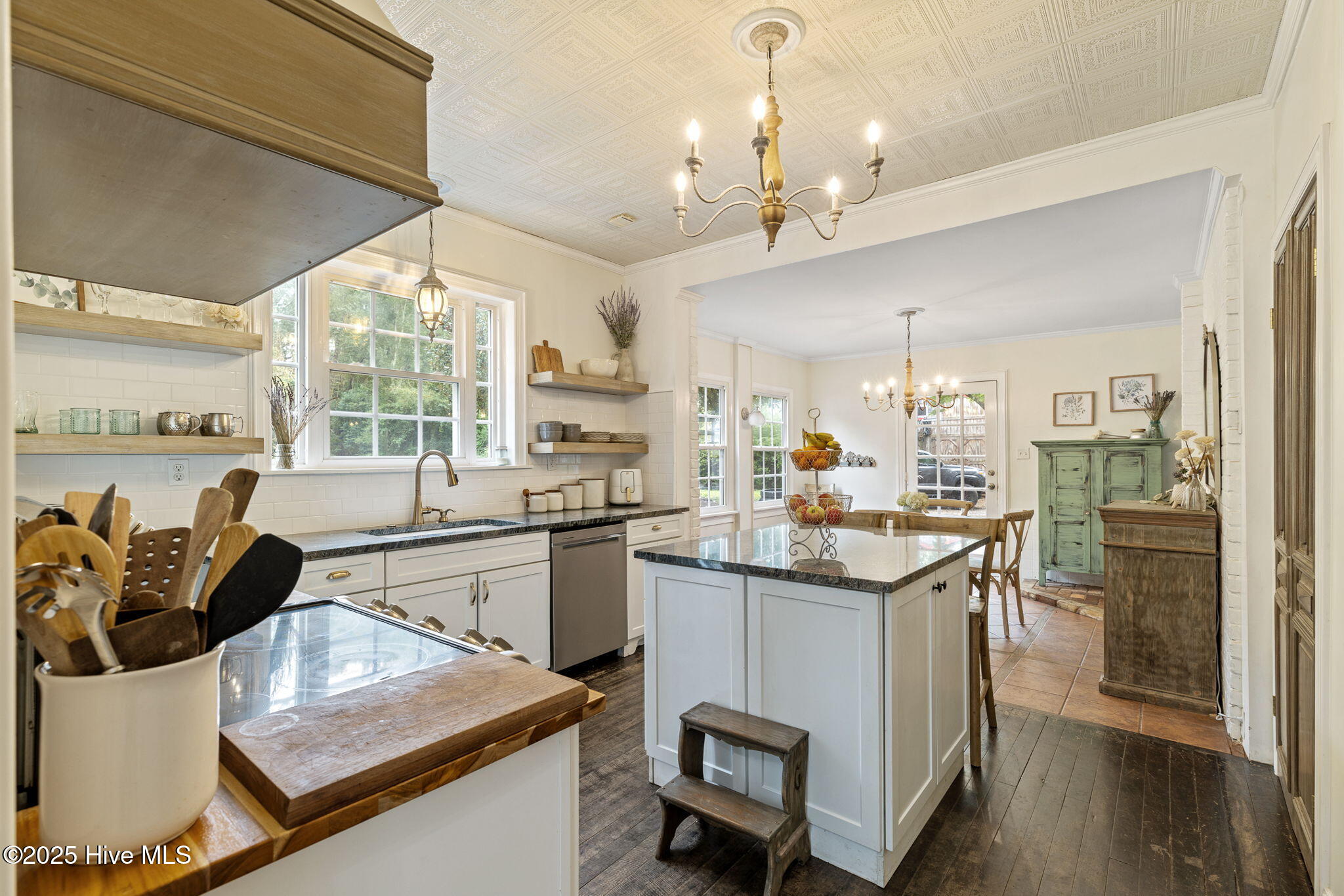 Wilmington, North Carolina 28401, United States, 3 Bedrooms Bedrooms, ,3 BathroomsBathrooms,Residential,Active,255985