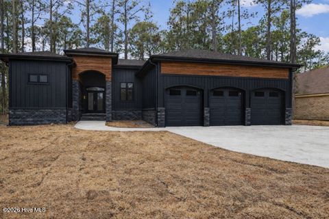 Homes For Sale - 922 Crooked Creek Drive<br/> New Bern, NC 28560