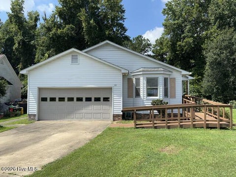 Homes For Sale - 110 Stillwater Court<br/> New Bern, NC 28562