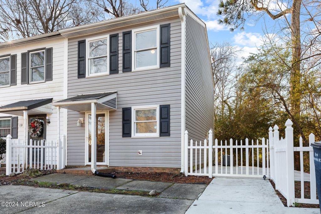 Photo of 135 Greenford Place, Jacksonville, NC 28540 (MLS # 100591947)