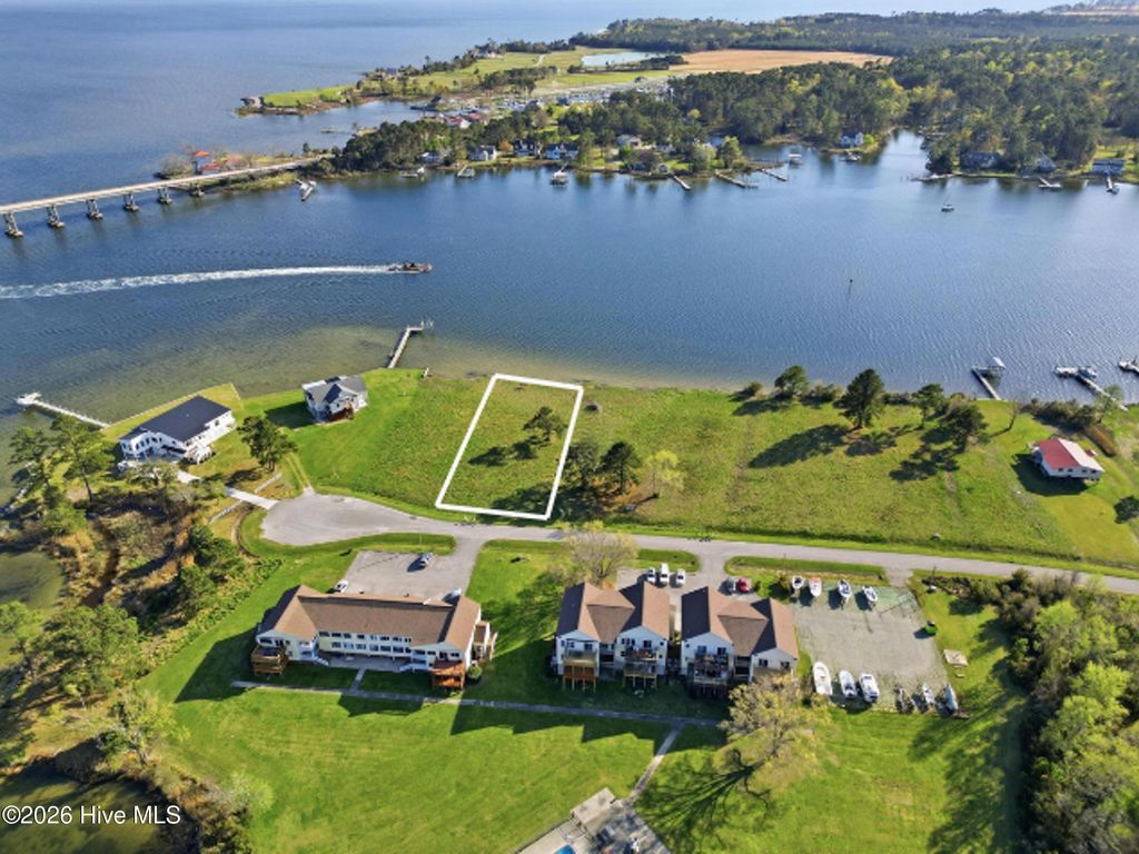 Photo of 8052 Treasure Drive, Oriental, NC 28571 (MLS # 100563842)