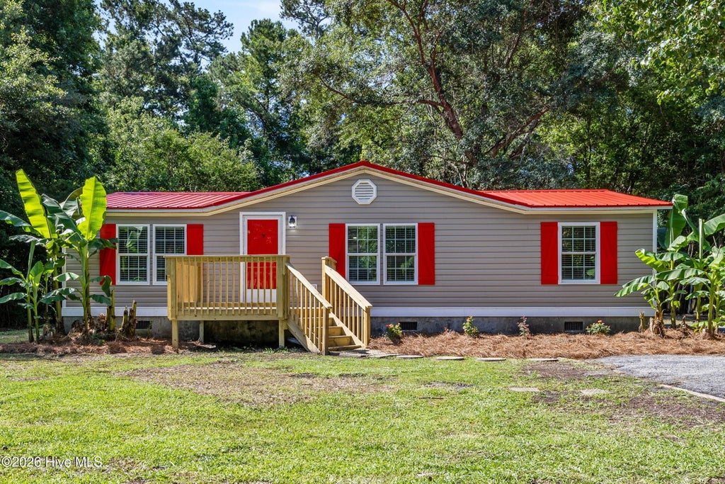 Photo of 219 Lanier Avenue, Rocky Point, NC 28457 (MLS # 100579276)
