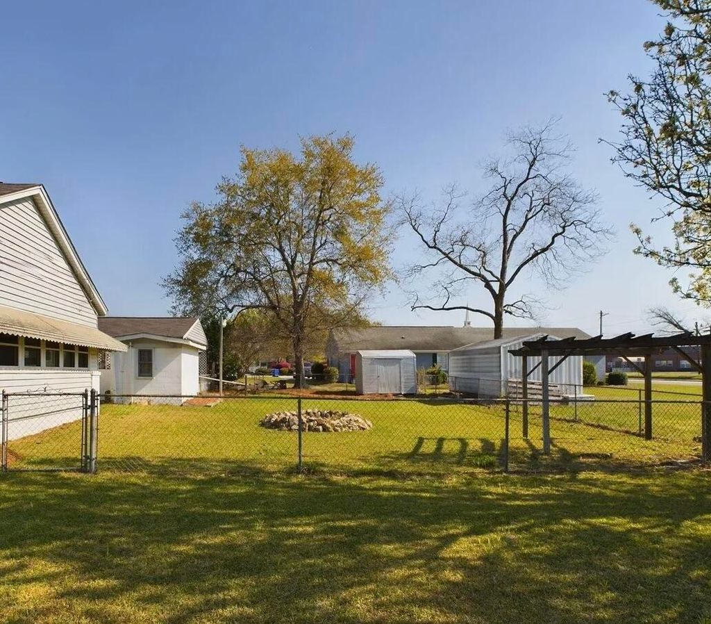 Photo of 102 Ellis Street, Wrens, GA 30833 (MLS # 552477)