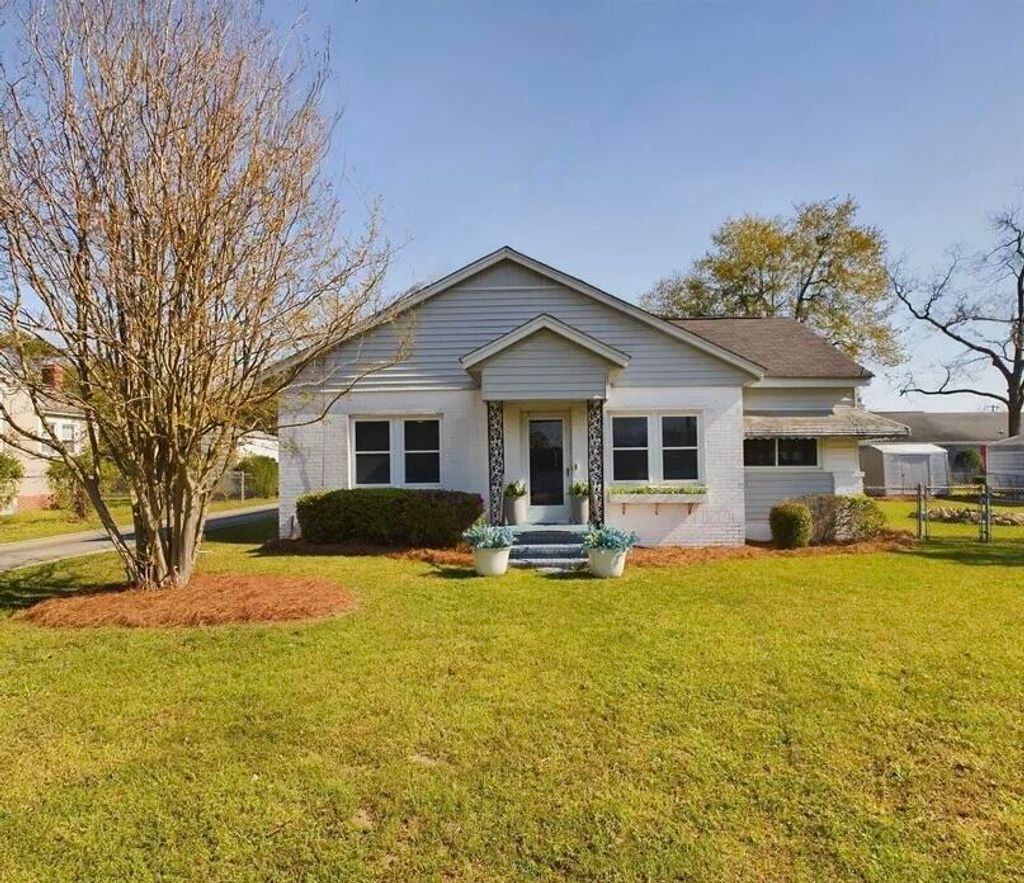 Photo of 102 Ellis Street, Wrens, GA 30833 (MLS # 552477)