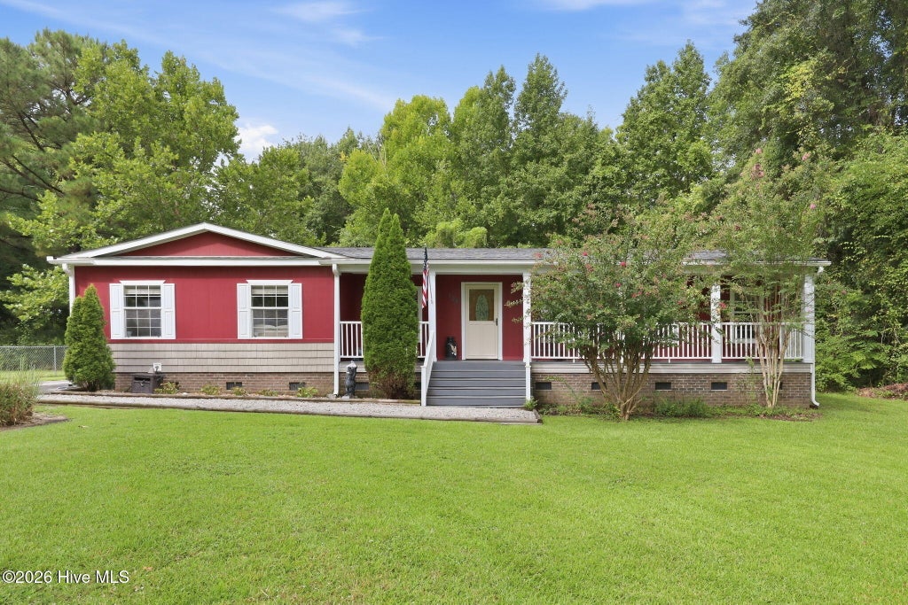 Photo of 109 Southwest Drive, Newport, NC 28570 (MLS # 100600351)