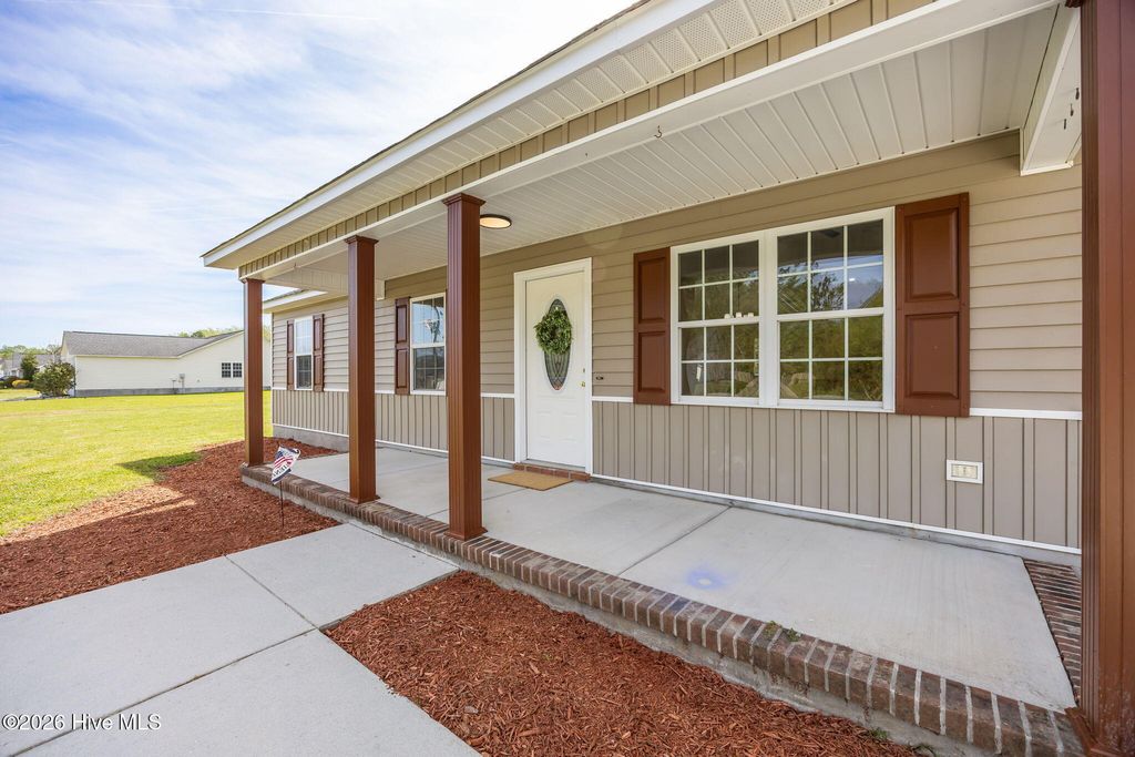 Photo of 100 Woodbury Farm Drive, Jacksonville, NC 28540 (MLS # 100565884)