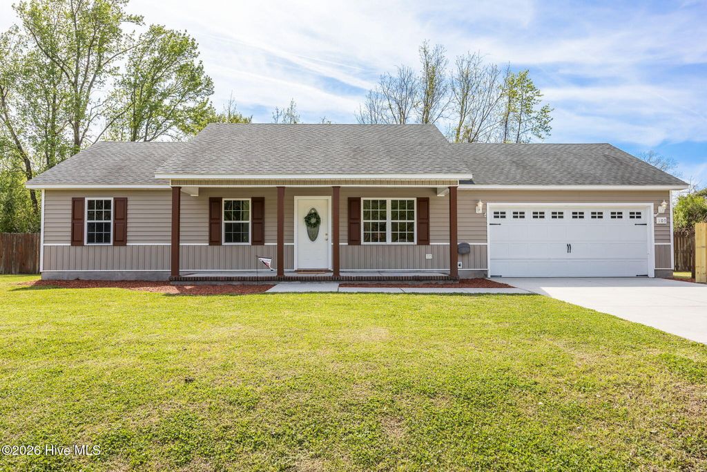 Photo of 100 Woodbury Farm Drive, Jacksonville, NC 28540 (MLS # 100565884)