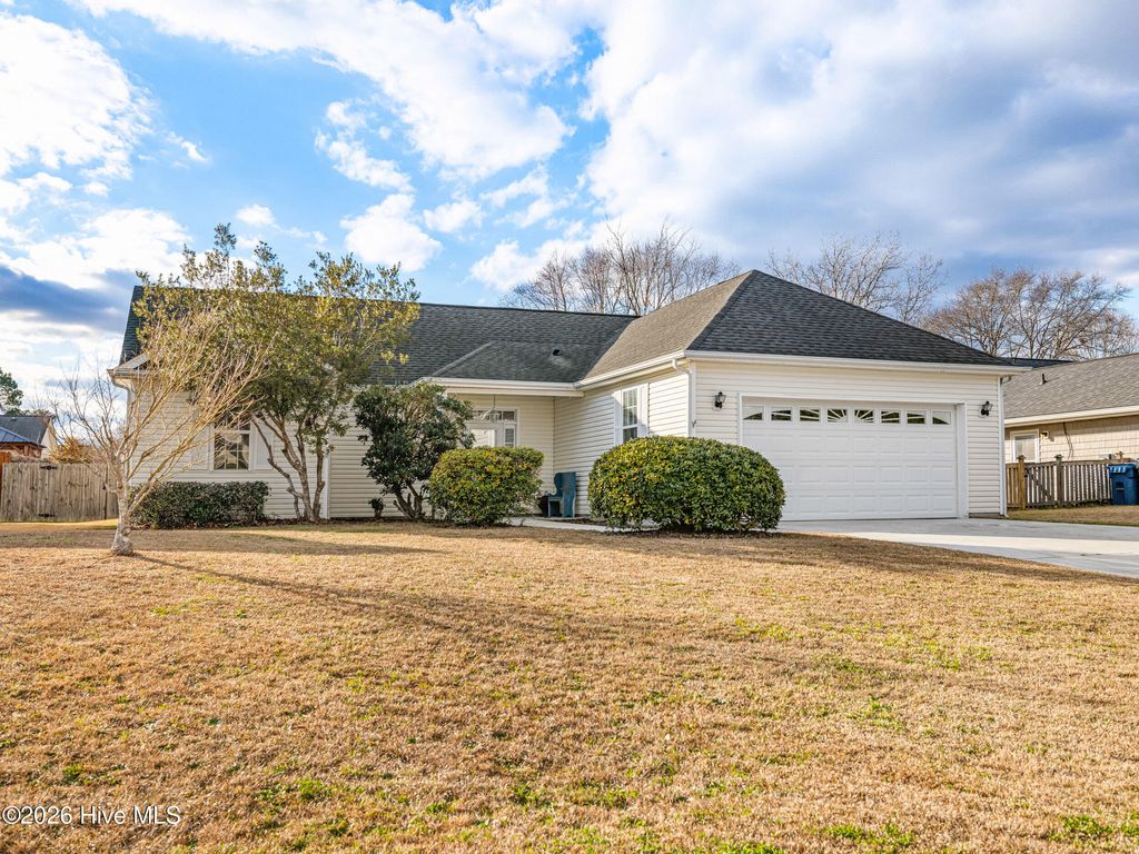 Photo of 302 Whirlaway Boulevard, Sneads Ferry, NC 28460 (MLS # 100561175)