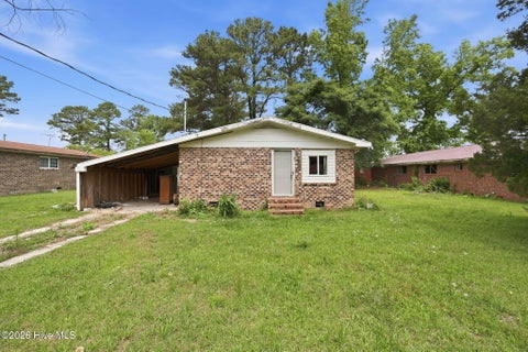 Homes For Sale - 209 Pete Circle<br/> Columbus County, Tabor City, NC 28463