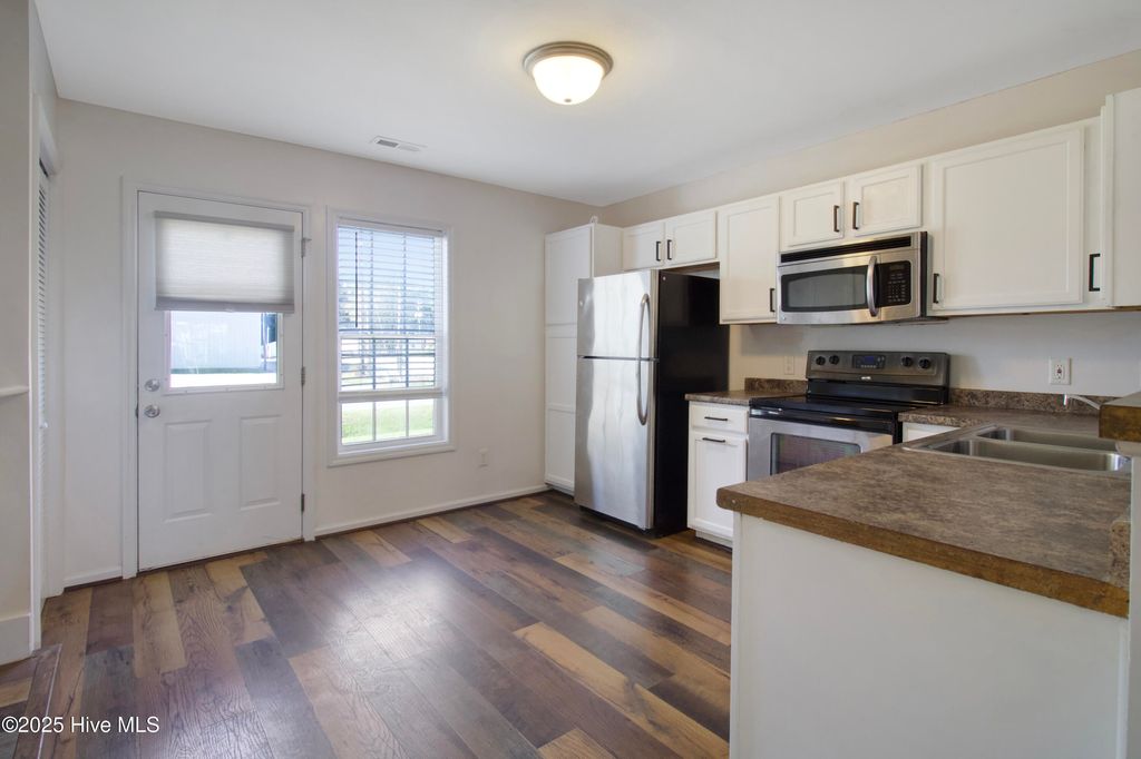 Photo of 134 Cornerstone Place, Jacksonville, NC 28546 (MLS # 100535024)