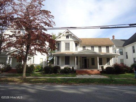 Apartment For Rent - 702 W Main Street #2<br/> Elizabeth City, NC 27909
