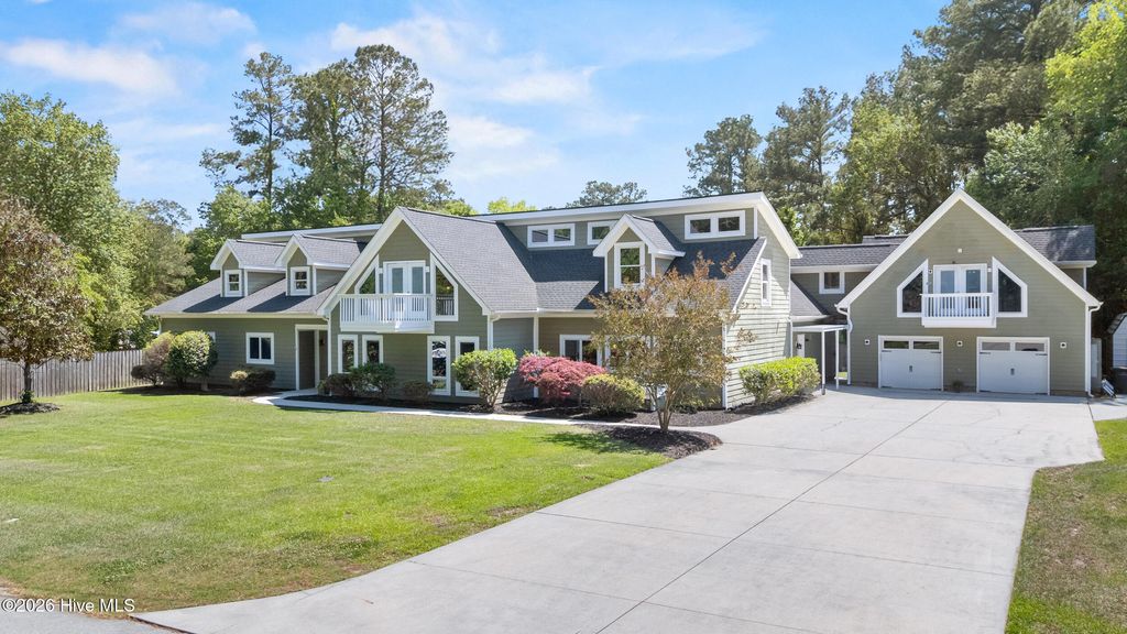 Photo of 1011 Greenway Road, Jacksonville, NC 28546 (MLS # 100569624)