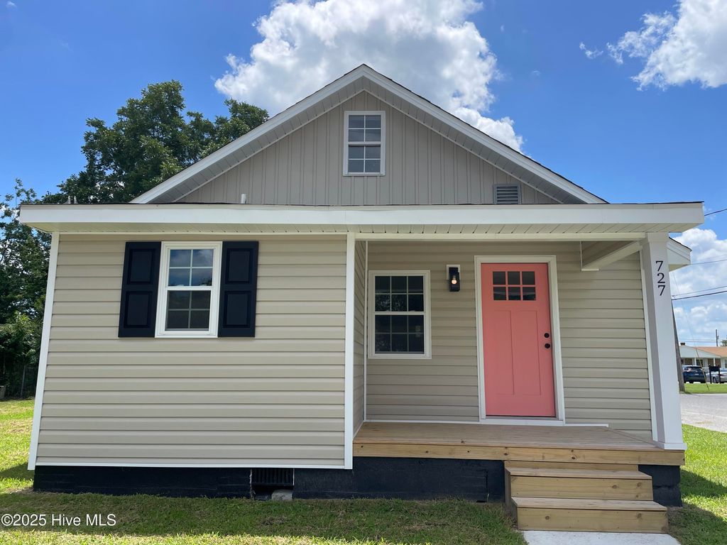 Photo of 727 Pennsylvania Avenue, Hertford, NC 27944 (MLS # 100516882)