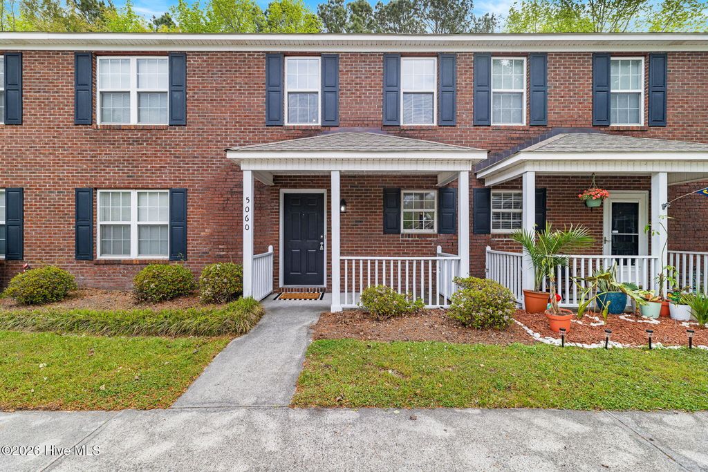 Photo of 5060 Lamppost Circle, Wilmington, NC 28403 (MLS # 100565173)