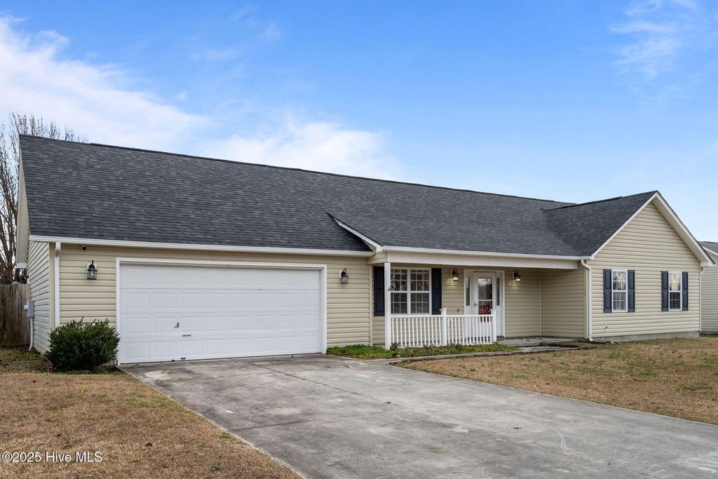 Photo of 128 Annie Road, Richlands, NC 28574 (MLS # 100547097)