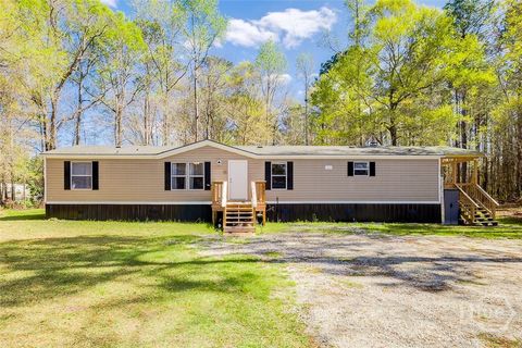 Mobile Home For Sale - 230 Pine Needle Drive<br/> Ellabell, GA 31308