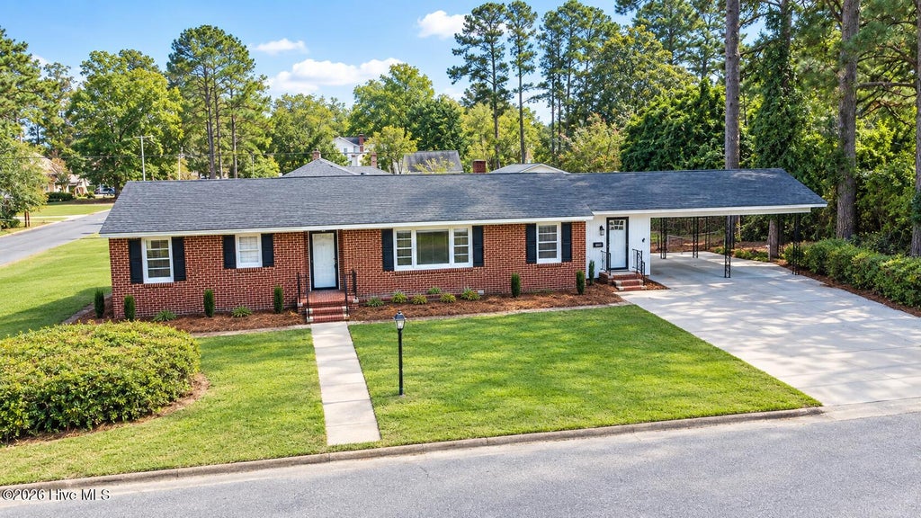 Photo of 1215 N Respess Street, Washington, NC 27889 (MLS # 100607321)