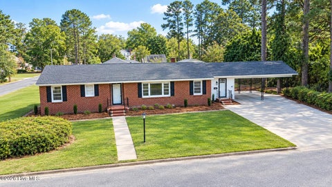 Homes For Sale - 1215 N Respess Street<br/> Washington, NC 27889