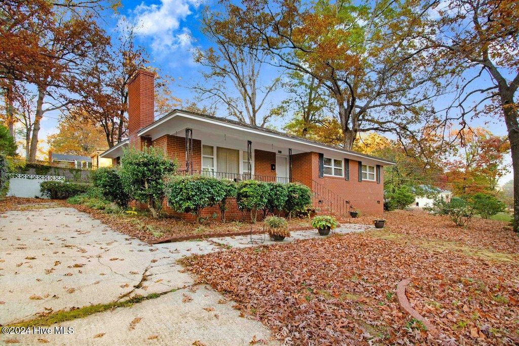 Photo of 1902 Rogers Drive, Fayetteville, NC 28303 (MLS # 100550529)