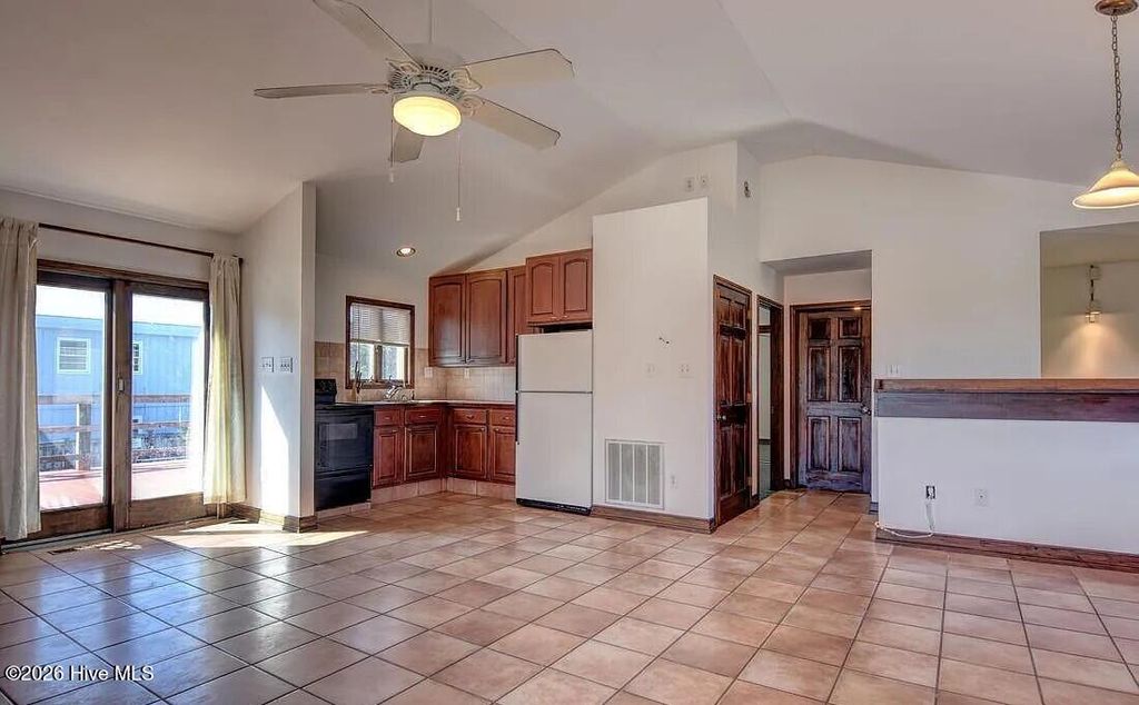 Photo of 601 Clarendon Boulevard, Carolina Beach, NC 28428 (MLS # 100550131)