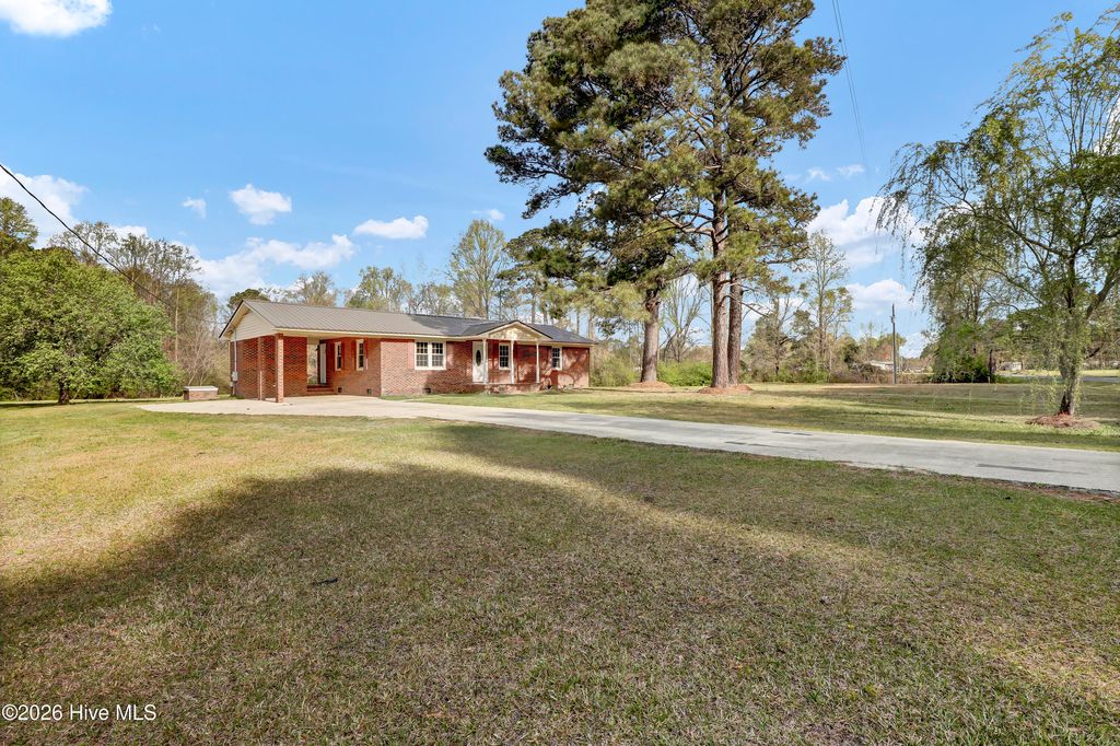 Photo of 163 George Sumner Road, Beulaville, NC 28518 (MLS # 100564403)