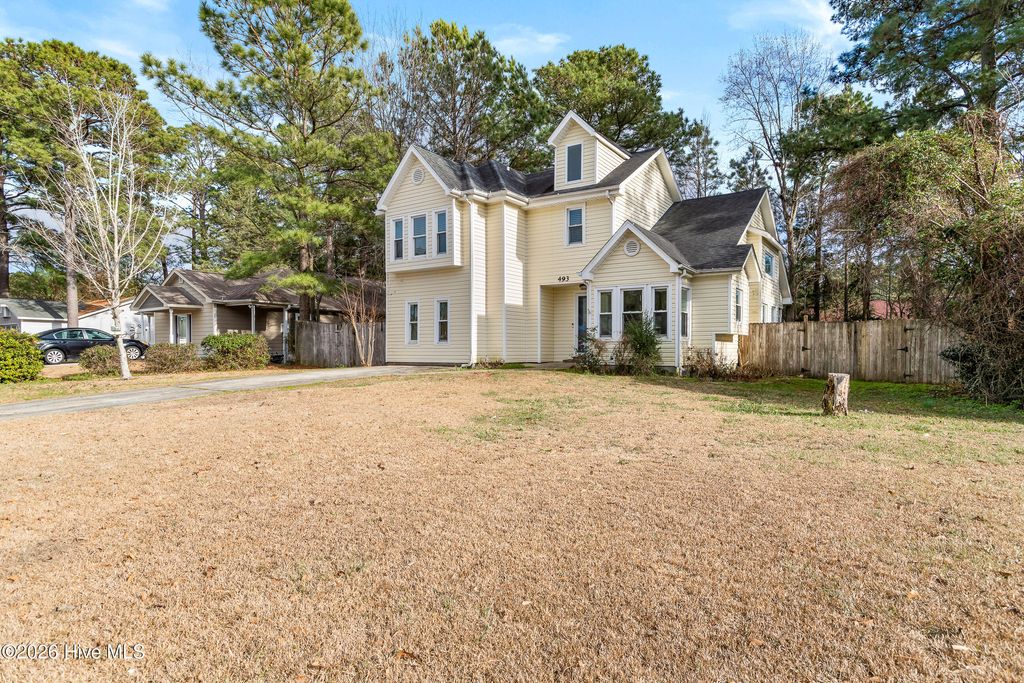 Photo of 493 Hemlock Drive, Jacksonville, NC 28546 (MLS # 100550983)