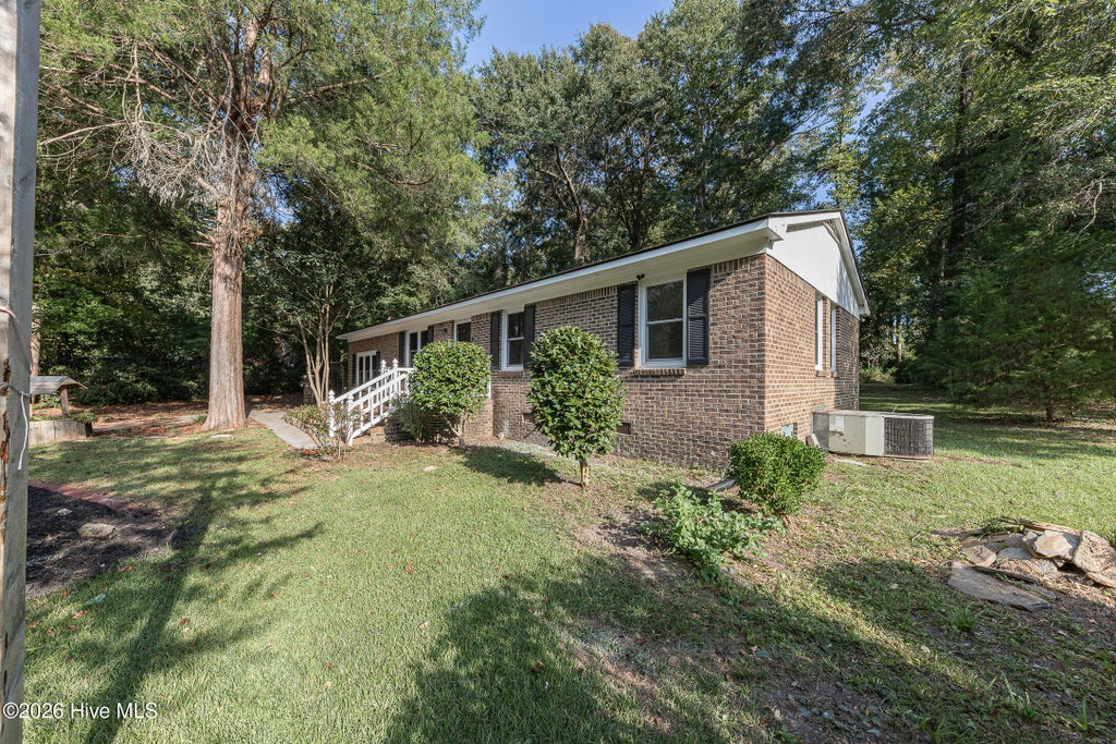 Photo of 111 Lynn Court, Jacksonville, NC 28540 (MLS # 100603856)