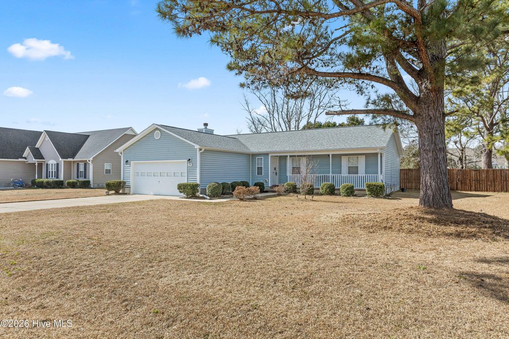 Photo of 109 Lawndale Lane, Sneads Ferry, NC 28460 (MLS # 100554096)