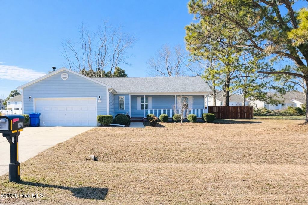 Photo of 109 Lawndale Lane, Sneads Ferry, NC 28460 (MLS # 100554096)