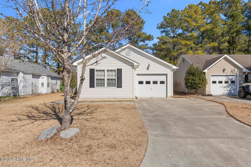 Photo of 109 Gladiola Drive, New Bern, NC 28562 (MLS # 100553675)