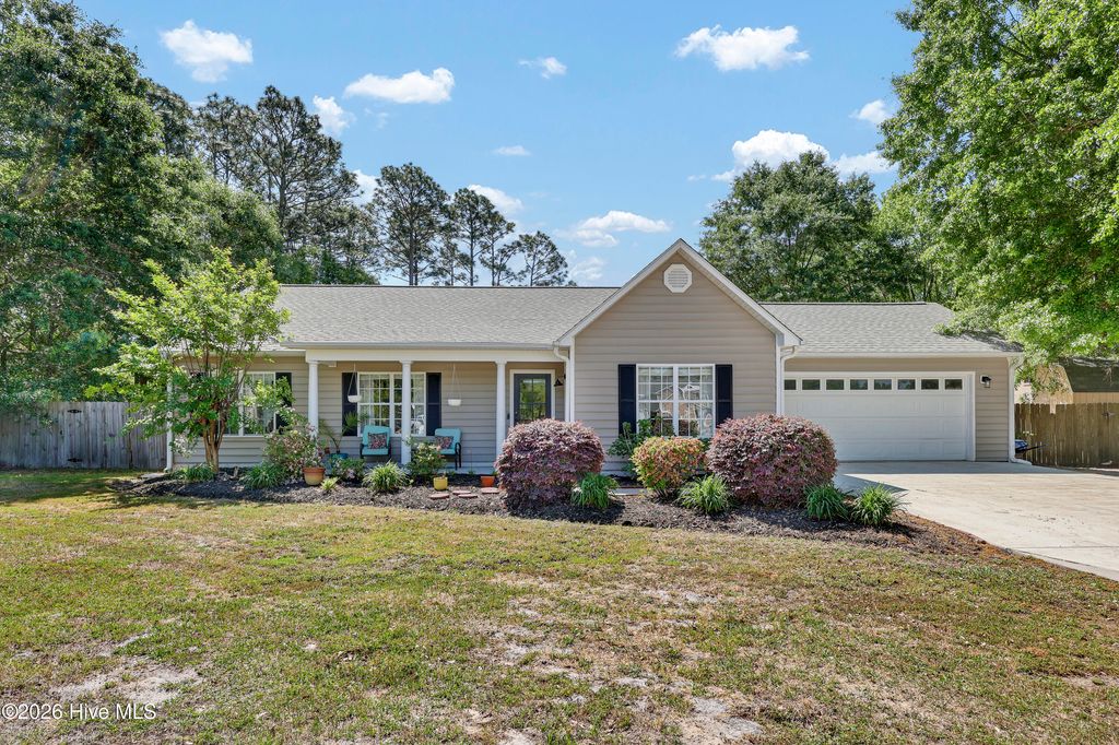 Photo of 103 Greenview Court, Hampstead, NC 28443 (MLS # 100569381)