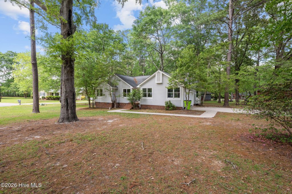 Photo of 289 Gatewood Drive, New Bern, NC 28562 (MLS # 100568698)