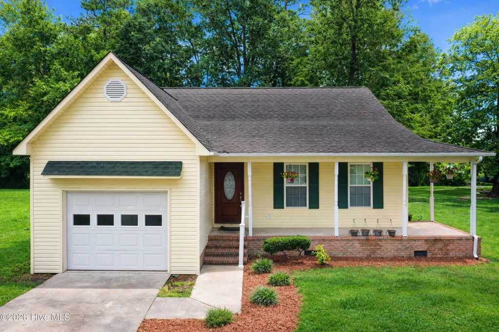 Photo of 625 Blue Jean Road, Whiteville, NC 28472 (MLS # 100557378)